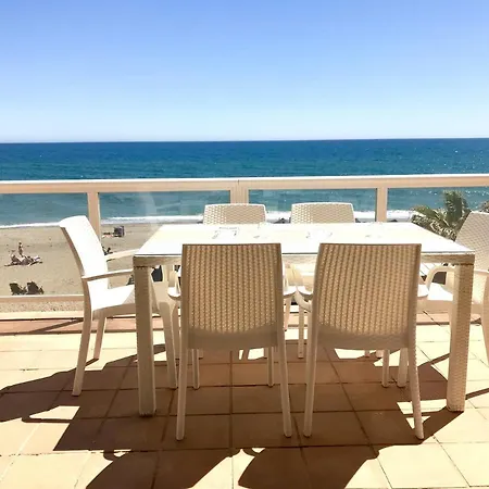Beachfront In Mijas Costa Apartamento