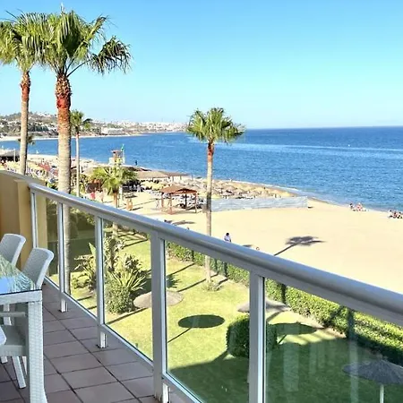 Beachfront In Mijas Costa Apartamento